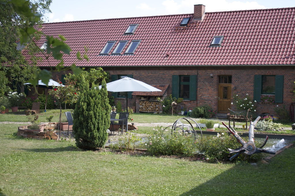 Pension Kunsthof Dahrenstedt Exterior photo