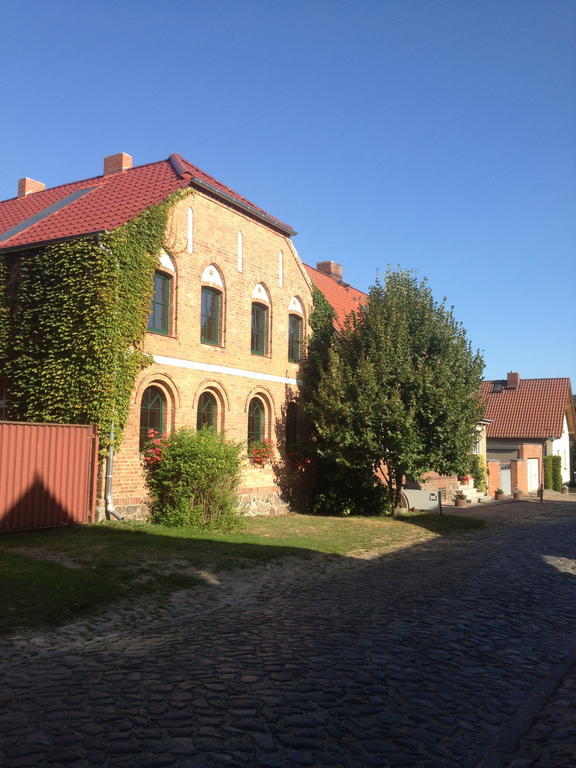 Pension Kunsthof Dahrenstedt Exterior photo